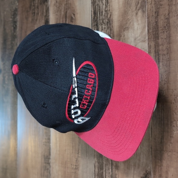 Vintage Chicago Bulls Drew Pearson AlternativeLogo SnapBack Hat NBA